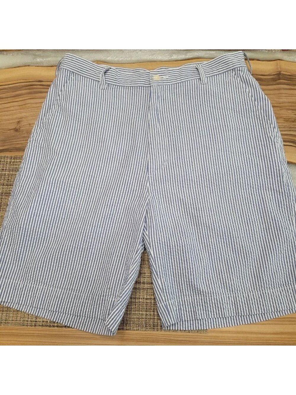 Jos A Bank Seersucker 8" Bermuda Shorts Blue White Men 32  (Tag states 34)
